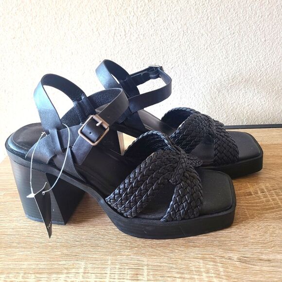 TORRID black Crisscross Platform Heel Sandal NWT size 8WW - Picture 1 of 6